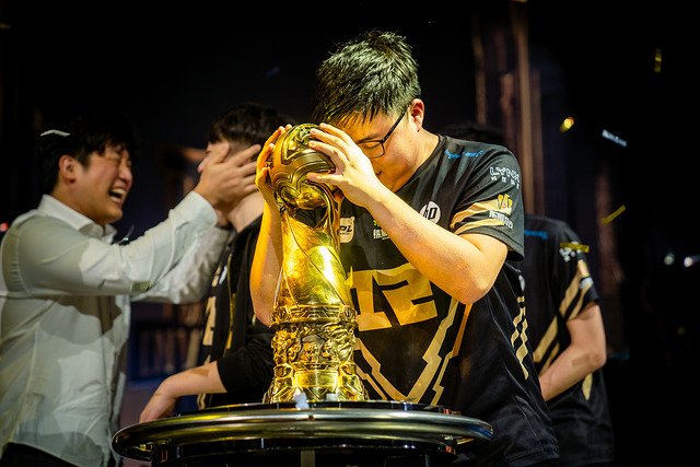 KPL秋季賽花樓久誠教練對(duì)決，TTG戰(zhàn)隊(duì)迎戰(zhàn)AG超玩會(huì)